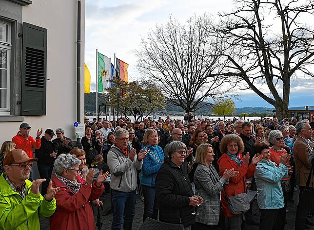 Bild 12: Bilder vom Wahlsieg von Christoph Stolz bei der Bürgermeisterwahl in Bodman-Ludwigshafen (1)