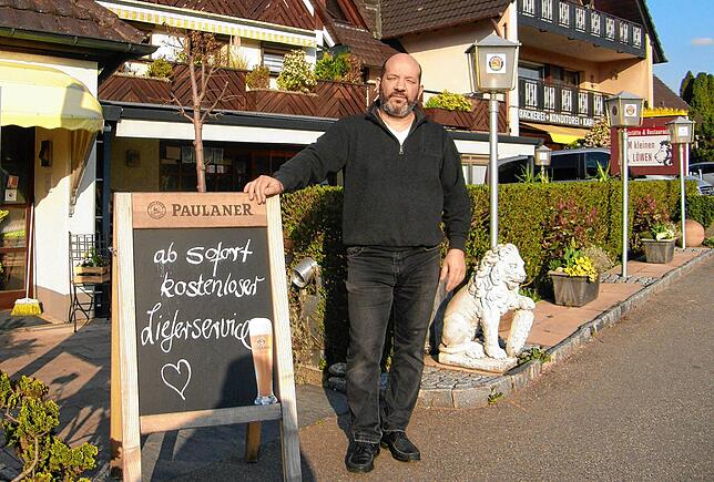 Ramazan Yilmaz vom kleinen Löwen ist einer von mehreren Reichenauer Gastronomen, die jetzt einen Abhol- und Lieferservice für Essen ...
