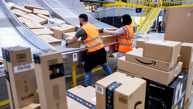 Ein Verteilzentrum will Amazon im kommenden Jahr in Meßkirch bauen. Unser Bild zeigt ein Sortierzentrum des Konzerns in Garbsen.