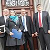 Positiv: Sozialminister Manne Lucha (v.l.) wie auch Regierungspräsidentin Bärbel Schäfer sagten für die Gesundheitsversorgungsprojekte ...