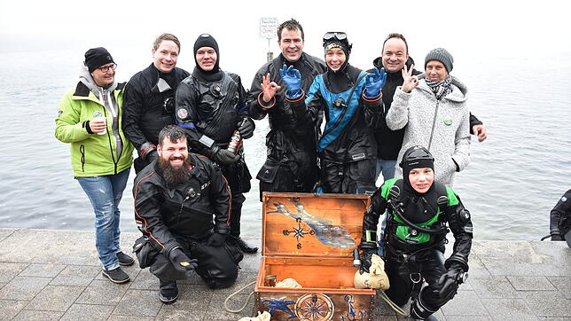 Gerade einmal 20 Minuten benötigte das Tauchteam Bodensee für das Heben der Schatzkiste.