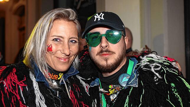 Bild 25: Schmotziger Dunschtig: So bunt ist das närrische Treiben in der Altstadt