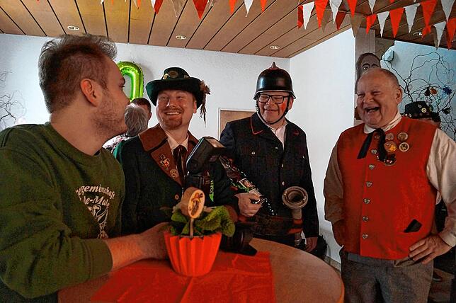 Bild 4: Bilder vom Narreneltern/Bütteltreffen plus ANR- Ehrungen der Hasle Maale Stetten