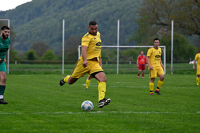 Bild 8: SV Schwörstadt unterliegt mit 1:5 bei der SG Nollingen/Degerfelden – und wir haben Fotos!