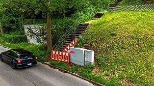 Die Verbindungstreppe, die in Unterkirnach vom Eichhaldeweg hinab auf die Talstraße führt, endet an dieser abrupt. Im Rahmen einer ...