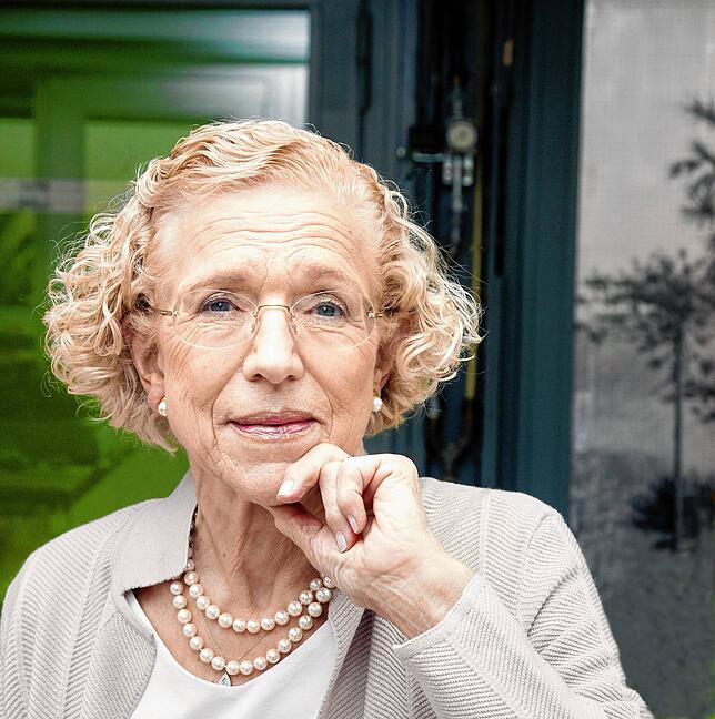 Die Schweizerin Lily Honegger-Schaad macht die Pressearbeit für ein Sauriermuseum in Aathal.