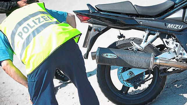 Mit Polizeikontrollen versucht auch das Polizeipräsidium Freiburg, schwarze Schafe zu ermitteln. (Symbolbild)