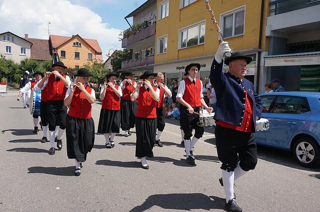 Bild 10: Schwyzertagsumzug in Tiengen 7.7.19