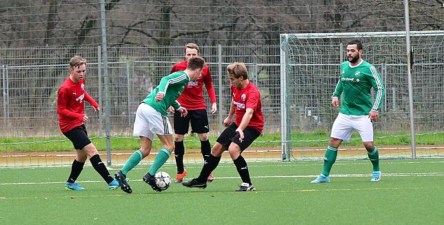 Bild 20: FC Zell besiegt den FC Hochrhein deutlich mit 4:1 &ndash; und wir haben Bilder!