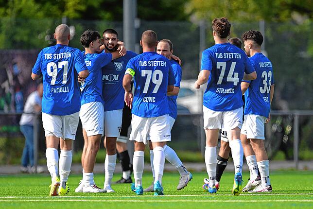 Bild 1: TuS Stetten gewinnt 3:1 gegen den FC Wehr – und wir haben Fotos!