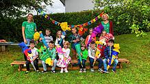 Die Klasse 1 der Grundschule in Bachheim-Unadingen mit den Klassenlehrerinnen Isabelle Sauer und Susanne Marx (von links).
