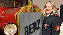 Dorothea Fink ist in Überlingen die erste Frau, die mit dem Feuerwehrehrenzeichen des Landes in Silber ausgezeichnet wurde. Die ...