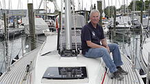 Andreas Giger, Chef des Organisationskomitees der Bodenseewoche, auf seinem Boot im Konstanzer Yachthafen. Dort will er in der heißen ...