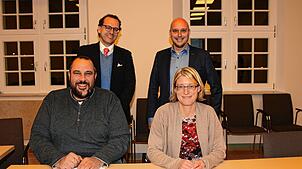 Schulsozialarbeiterin Ann Katrin Schilling und Jugendreferent Wolfgang Weber (vorn) arbeiten für den Gemeindeverwaltungsverband ...