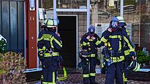 12.30 Uhr am 28. März: Die Feuerwehr sichert nach Rauchentwicklung ein Hochhaus auf St. Georgens Seebauernhöhe ab.