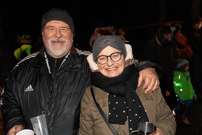 Bild 4: In Konstanz erwacht die Fasnacht 2025: Riedhexen und Schneeschreck tanzen durch den Wald