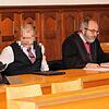 Schwieriger Nachbar vor Gericht: Der Klageführer und sein Anwalt Rainer Gilot vor dem Landgericht Rottweil.