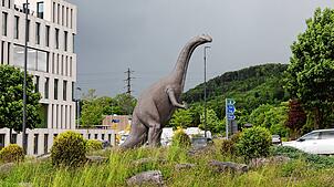 Beim bekannten „Dinokreisel“ in Frick (Kanton Aargau) verursachte die Frau aus Deutschland einen von drei Unfällen.