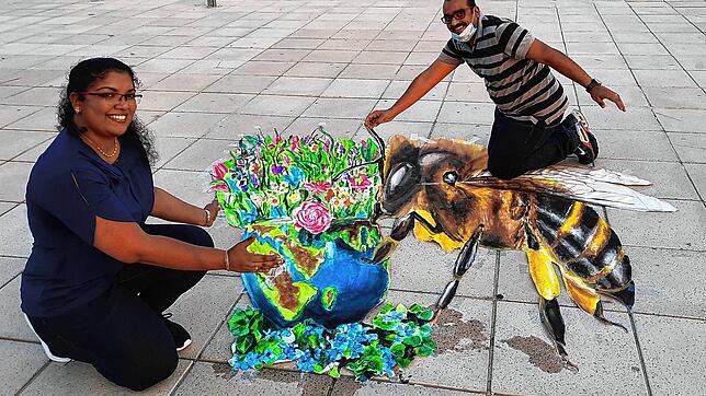 Das indische Künstlerehepaar Jincy Babu (links) und Limnesh Augustine bereicherten auch das erste Blumberger online-Street-Art-Festival.