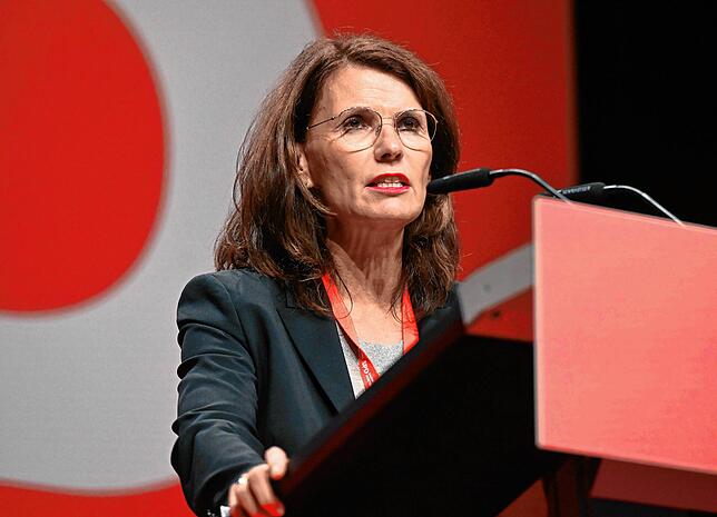 Rita Schwarzelühr-Sutter ist auch stellvertretende Landesvorsitzende der SPD-Baden-Württemberg. Hier spricht sie beim Landesparteitag ...