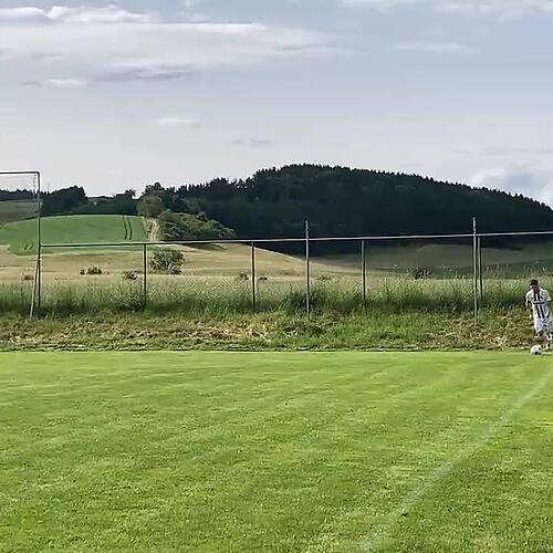 Nach einem Eckball trifft Dirk King per Kopf zum 4:1