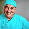 Krankenpfleger Patrick Deck geht nach 45 Jahren in den Ruhestand. Schon seine Ausbildung machte er im städtischen Krankenhaus.