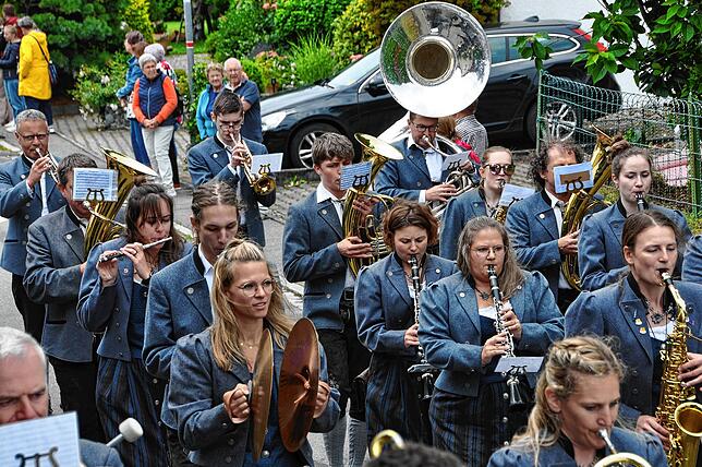 Bild 15: Der Musikverein Riedheim veranstaltet den Pfingstmusikfest Jubiläumszug – das sind die besten Bilder
