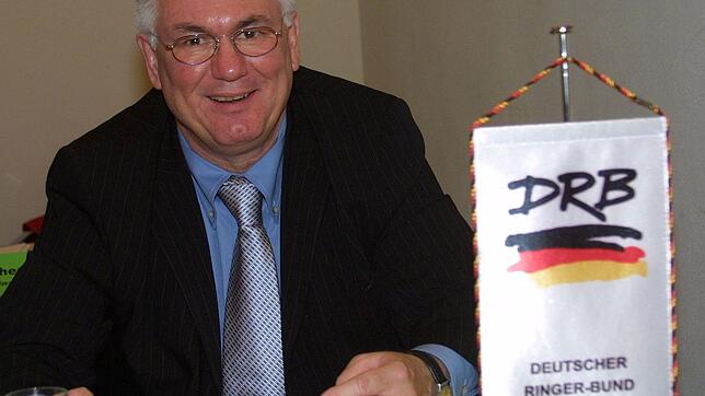 Gelassen: Manfred Werner, hier bei seiner Wahl zum DRB-Präsidenten im Jahr 2005, bezeichnet die Vorwürfe von Aribert Gerbode in dessen ...