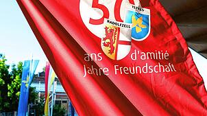 Bild : Festakt 50 Jahre Städtepartnerschaft in der Markolfhalle