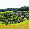 Gaiß ist im Quellgebiet des Liederbachs eingebettet und von Streuobstwiesen umgeben.