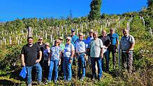 Markus Baier, Leiter der Lokalredaktion Waldshut-Tiengen (links) und Thomas Emmerich, Leiter des Forstbezirks Südschwarzwald (rechts), ...
