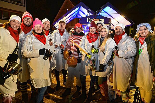 Bild 15: Tausende Narren gratulieren den Dauchinger Teufeln zum 44. Geburtstag