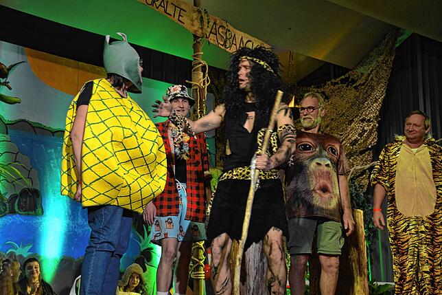 Bild 21: So viel zu sehen! Trachtenkapelle begeistert beim Dilldappenball