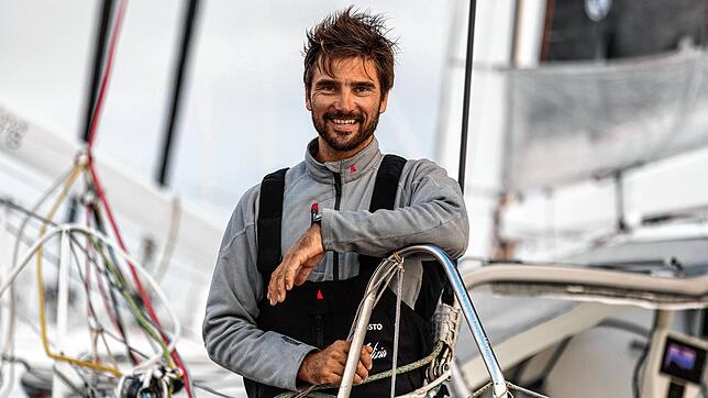 Ganz entspannt schaut hier Boris Herrmann. Im November bestreitet er die härteste Einhand-Segelregatta der Welt: die Vendée Globe.