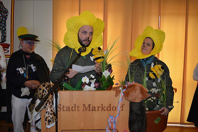 Die Markdorfer Blumentöpfe gewannen bei der Masken- und Häsprämierung und zierten den Zunftmeisterempfang und den Fasnetsunntig-Umzug.