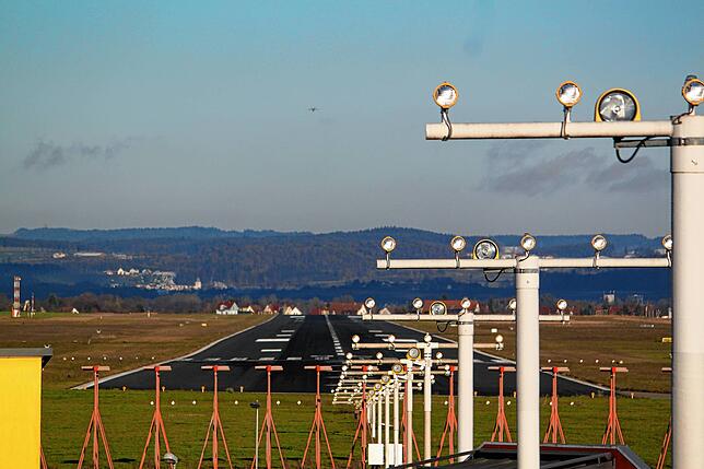 Wie es mit dem Flughafen Friedrichshafen weitergehen soll, darüber wollen die Gremien im August beraten. Nach wie vor besteht hoher ...