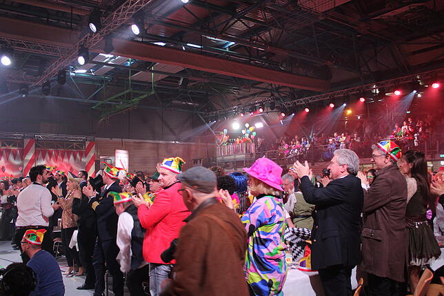 Bild 10: Fasnacht in Stockach: Narrengericht 2025 – Zuschauer feiern mit tollen Bildern!