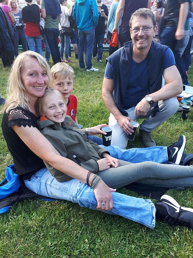 Saskia, Katharina, Leonard und Rüdiger Sturm aus Orsingen-Nenzingen sind zum ersten Mal bei einem Fanta-4-Konzert.