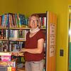 Die Leiterin der Mediothek, Beate Süß, sorgt mit ihrem Team dafür, dass man in der Mediothek auch in Krisenzeiten von Büchern und Medien ...