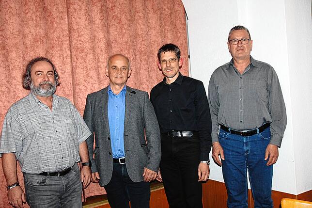 Der neue Vorstand (von links): Die Beisitzer Norbert Hosemann und Franz Brüstle, der neue Vorsitzende Jörg Roth und Schriftführer Lothar ...