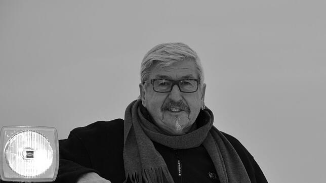 Heinrich Schwenninger – hier eine Aufnahme vom 8. Januar 2021 – war der Pisten-Ranger von Birkendorf, der mit dem Bully für das Spuren ...