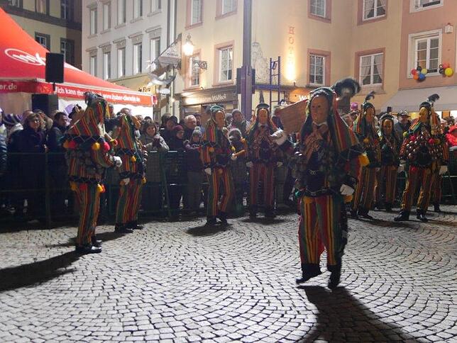 Bild 11: Bilderstory: Eröffnung des VSAN Narrentreffen in Bad Säckingen mit Brauchtumsabend auf dem Münsterplatz