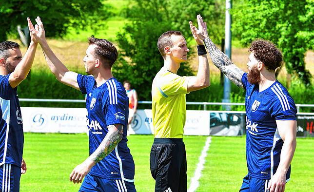Bild 2: SV Blau-Weiß Murg besiegt den FC Erzingen mit 4:0 – und wir haben Bilder!