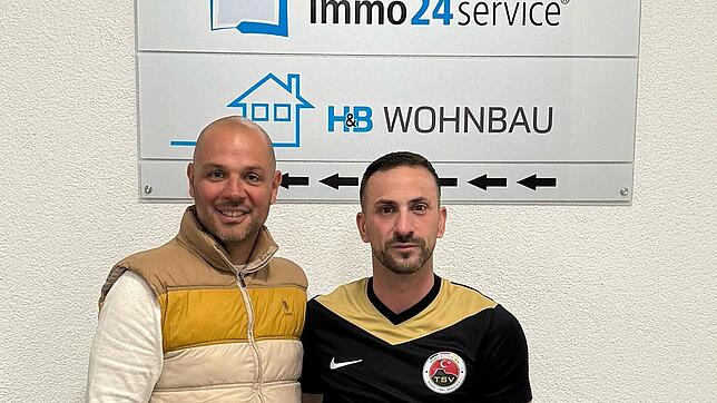 Wohl bald doch nicht im Dress des Türk. SV Singen: Nedzad Plavci (rechts). Foto: Verein