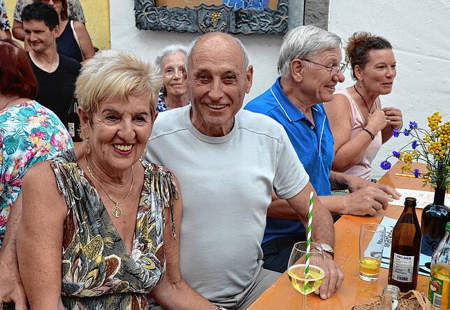 Bild 9: Five Senses rocken den Schlosshof in Markdorf – hier gibt es die schönsten Bilder