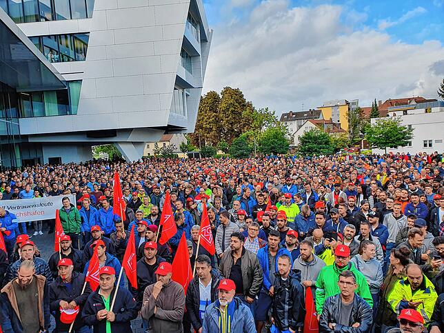 Bei einer Großdemo im September waren tausende ZF-Mitarbeiter dabei.