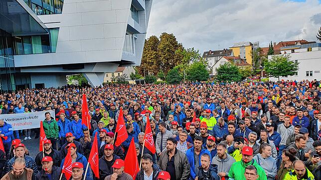 Bei einer Großdemo im September waren tausende ZF-Mitarbeiter dabei.