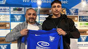 Neu in der Tullastraße: Sportchef Franco Viteritti (links) begrüßt den vom SV Weil zum TuS Stetten wechselnden Abdelbari Benai.