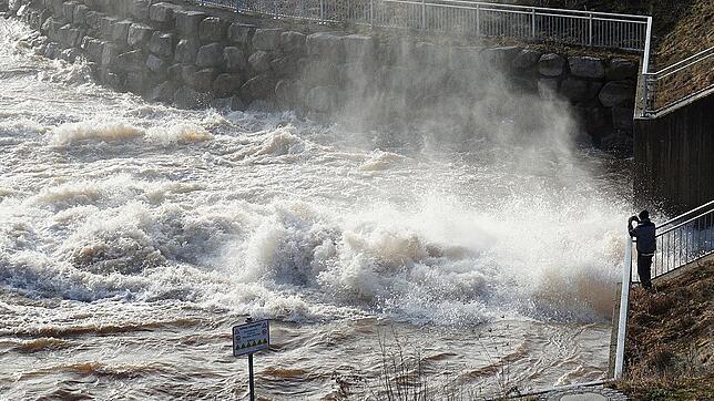 Das Rückhaltebecken in Wolterdingen gehört zu den Aufgabenbereichen von Wasserbauerin Melanie Stocker. Wenn es hier ob steigender Pegel ...