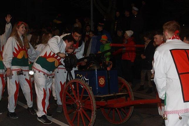 Bild 10: Bilder des große Narrentreffen der Kuhsattler in der Gemeinde Hohenfels &ndash; Teil 4